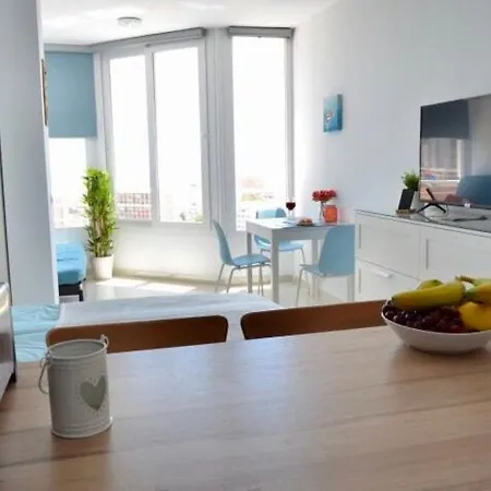 Apartamento Bright Apt. With Sea View And Pool Torremolinos